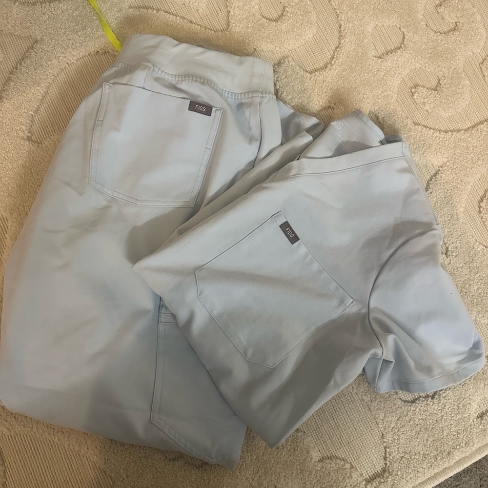 Figs scrubs